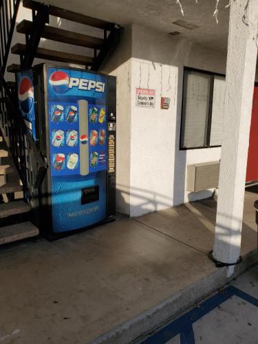 Eunice Plaza Motel – El Monte, CA