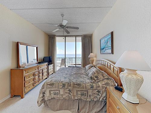 New Listing! Gulf-Front Penthouse with Epic Views condo - image 4