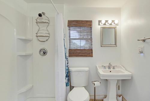 New Listing! Surf’s Up: Modern Beach Retreat home - image 7