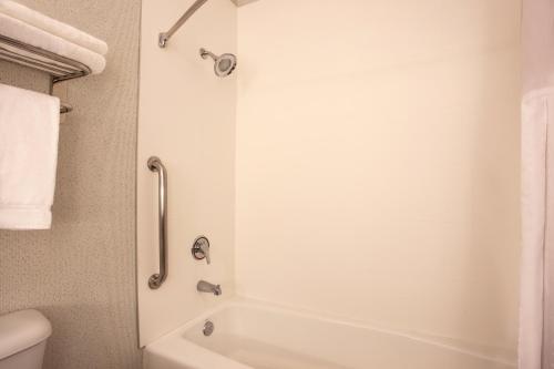 Holiday Inn Express Davis-University Area an IHG Hotel - image 4