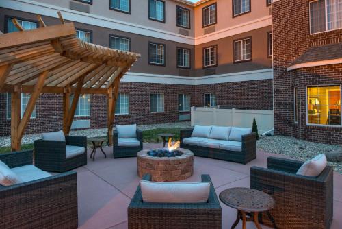 Staybridge Suites Sioux Falls At Empire Mall Hotel