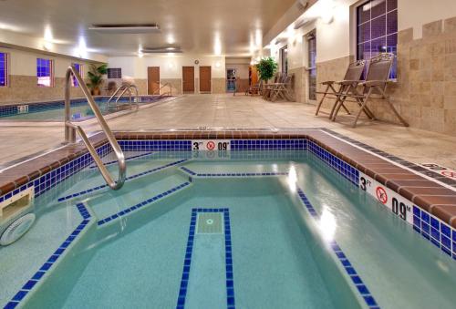 Staybridge Suites Sioux Falls At Empire Mall Hotel By IHG - 수영장