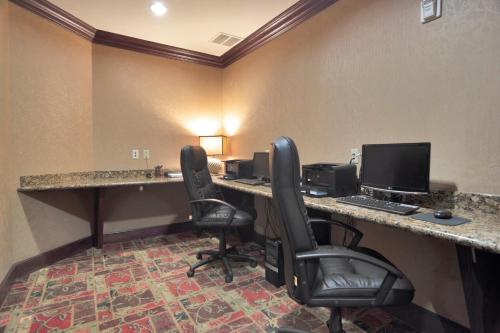 Holiday Inn Express Hotel & Suites DFW West - Hurst, an IHG Hotel