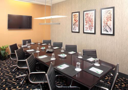 Holiday Inn Wilkes Barre - East Mountain an IHG Hotel - main image