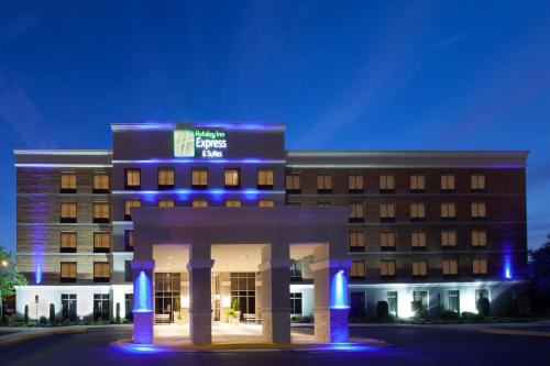 . Holiday Inn Express & Suites Laurel Lakes by IHG