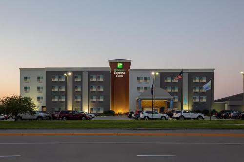 Holiday Inn Express Hotel & Suites Columbus by IHG