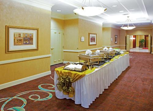 Holiday Inn Chantilly-Dulles Expo Airport, an IHG Hotel