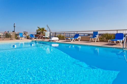 Holiday Inn Charleston-Riverview