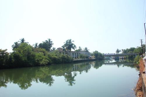 Amazing Baga River View 2BHK Apartment By Stay Over Home