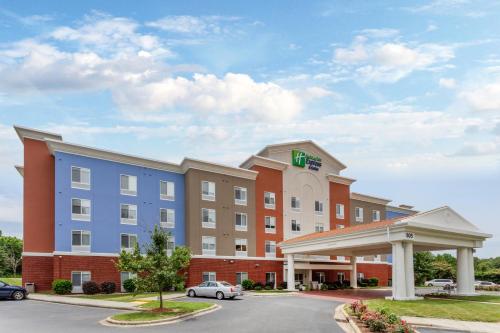 Holiday Inn Express Arrowood by IHG in Charlotte, USA