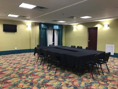 Holiday Inn Express & Suites Southport - Oak Island Area an IHG Hotel - image 7