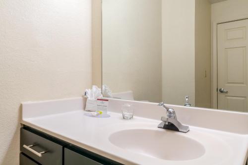 Candlewood Suites Washington-Fairfax, an IHG Hotel