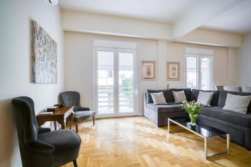 Lovely Sunlit Central Athens 2 Bedroom 2 Bathroom Condo, Athens (photo 6)
