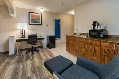 King Bed-premium Room-wet Bar-non Smoking