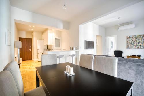 Lovely Sunlit Central Athens 2 Bedroom 2 Bathroom Condo, Athens (photo 10)
