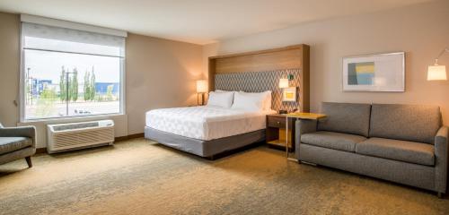 King Room image 9