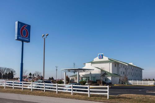 Motel 6-Dale, IN