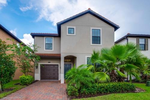 New Luxurious 6 Bedroom Solterra Villa With Pool villa - main image