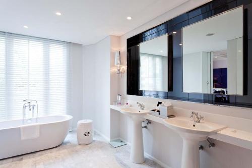 room detail thumbnail 2