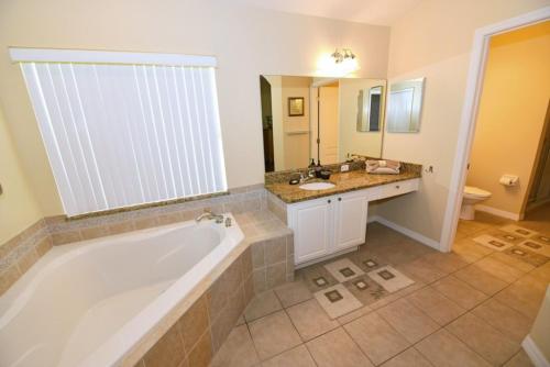 Stylish 4 bedroom -- Villa Sol Resort home - image 5