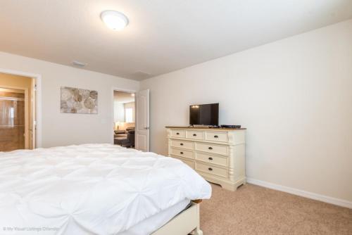 Stunning Solterra 5 Bdm Townhome with Plunge Pool townhouse - image 9