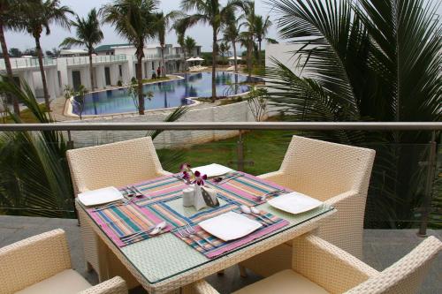 Balcony/terrace, Grande Bay Resort at Mahabalipuram in Mamallapuram