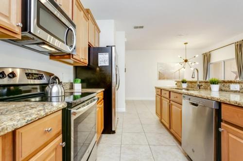 8929BISMARK townhouse - image 2