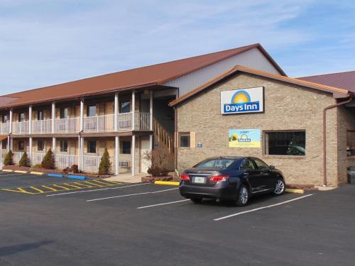 Days Inn by Wyndham Huntington