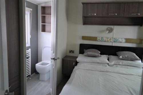 Sleeps 6