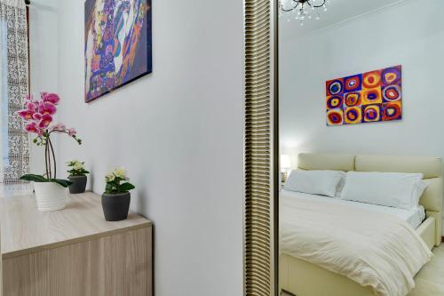 One-Bedroom Apartment image 10
