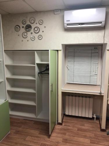 Hostel Room - image 8