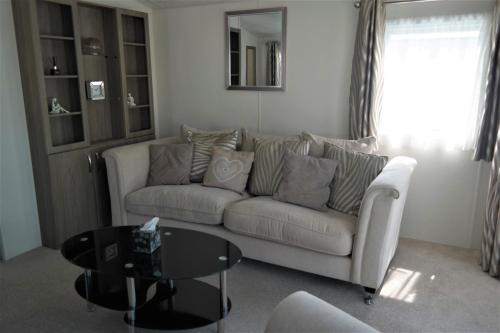 Country Coastal Holidays - Families and Couples only in St Mary in the Marsh