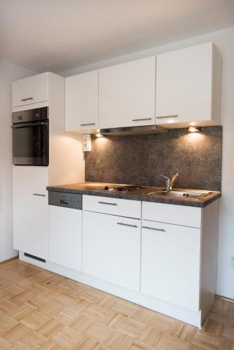 Kitchen, Gastehaus Wuhrer in Franking