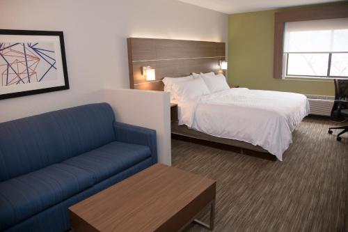 Holiday Inn Express & Suites Colorado Springs North an IHG Hotel - image 9