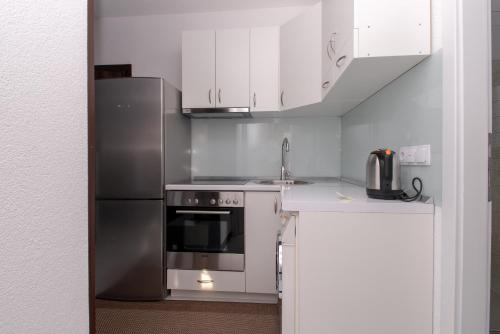 Hazam Aparthotel in Husimovci