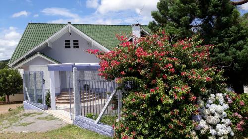 Apartamento funcional, com ar condicionado, vistas para as serras pertinho de Gramado.