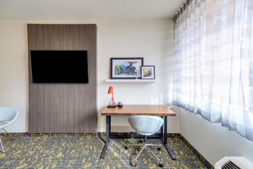 Hotel RL St Louis Airport - image 8
