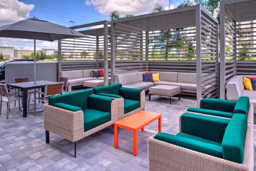 Holiday Inn & Suites Orlando - International Dr S, an IHG Hotel