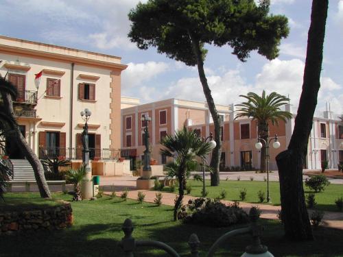 Dotări, Grand Hotel Palace in Marsala