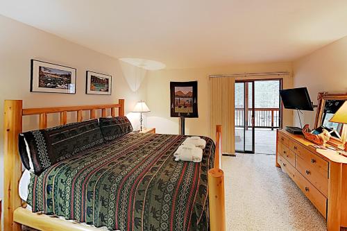 New Listing! Alpine Gem w/ Game Room & Hot Tub home - image 2