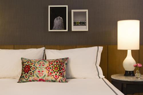 235063298 Kimpton Gray Hotel Chicago by IHG