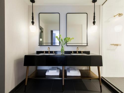 235063315 Kimpton Gray Hotel Chicago by IHG
