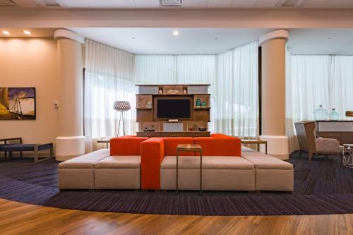 Holiday Inn Newport News - Hampton, an IHG Hotel