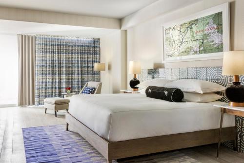 King Room with Downtown View  image 6