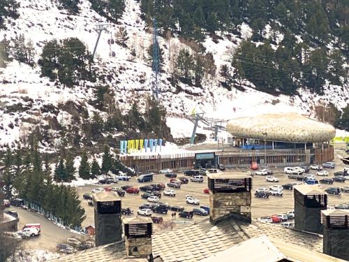 Isards, Atico rustico con chimenea en el tarter, zona Grandvalira Isards, Atico rustico con chimenea en el tarter, zona Grandvalira