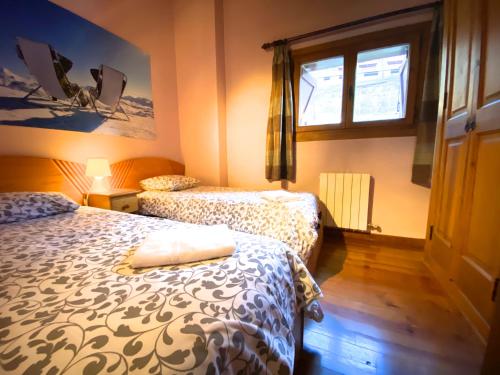 Isards, Atico rustico con chimenea en el tarter, zona Grandvalira Isards, Atico rustico con chimenea en el tarter, zona Grandvalira