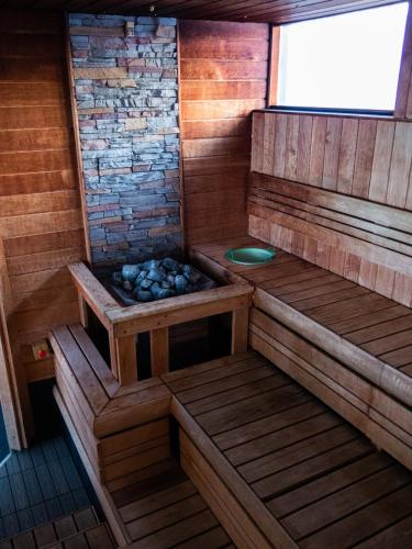 사우나, Hotell Toppen in 스토루만