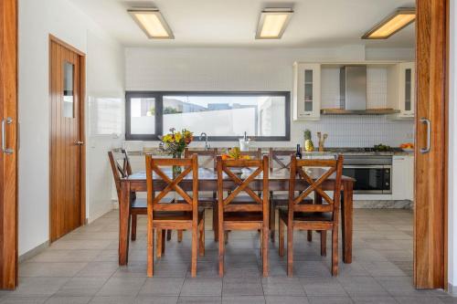 New! Villa Anur - main image