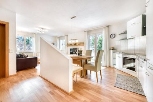 Haus Capricorn - Garten Appartement - Bergdorf Gargellen 1423m