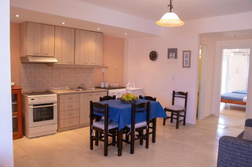  Jenny´s House-200m from the beach in Kokkíni Khánion